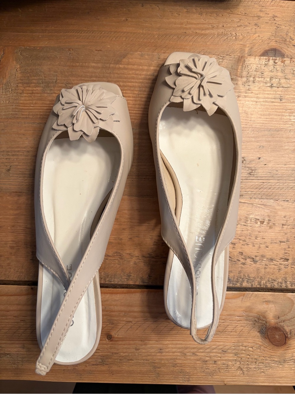 Women’s Nude Floral Slingback Wedge Shoe size 9